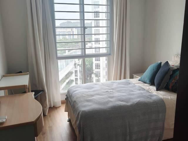 Furnished Condo room – Female Only | Quiet Community with Full Facilities