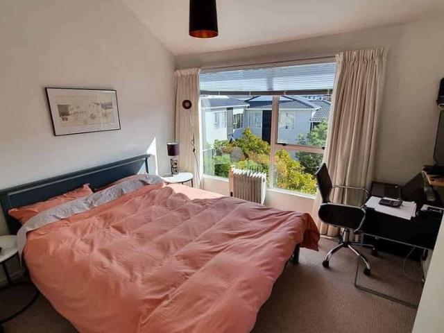 Furnished City Townhouse with Garage