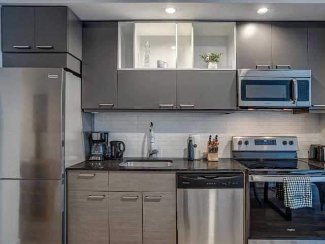 Furnished Apartment in Montreal | Prime location 1 Bedroom Apartment for Rent at 375 Rue De La Concorde, Montréal, QC H3A 1J3 Quartier Ville Marie