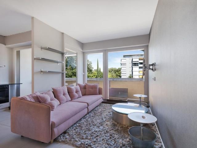 Furnished apartment luxury residence with rooftop pool