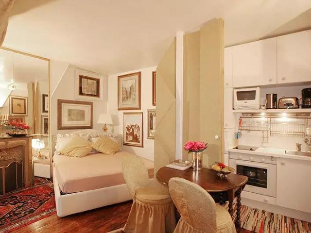 FURNISHED APARTMENT PARIS STUDIO MARAIS WITH BALCONY