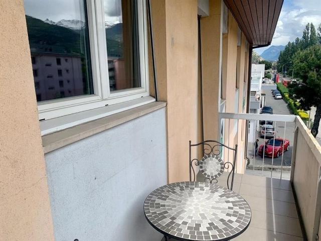 Furnished apartment with 2.5 rooms for rent in Sion 70 m² | dreamo. Ch
