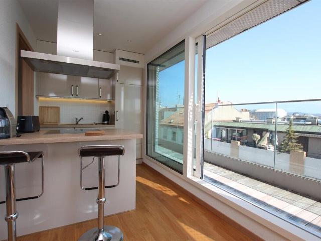 Furnished apartment with 6 rooms for rent in Genève 136 m² | dreamo. Ch