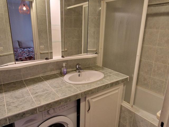 Furnished Apartment with Balcony & Parking – Paris 15th, Paris Amsterdam Apartments for Rent