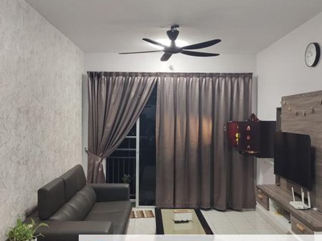 Furnished Apartment 1000ft with 1 Carpark For Rent
