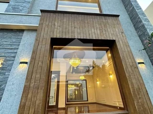 Furnished Designer Villa, Corner And Next To The Corner Both Are Available