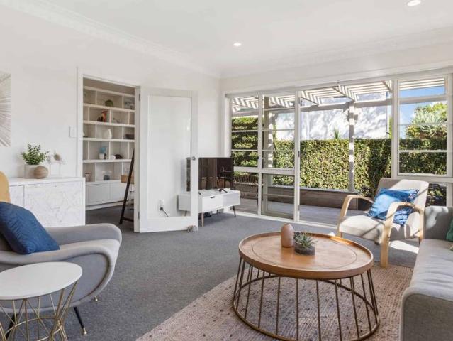 Furnished Family Living Steps from Kohimarama Beach