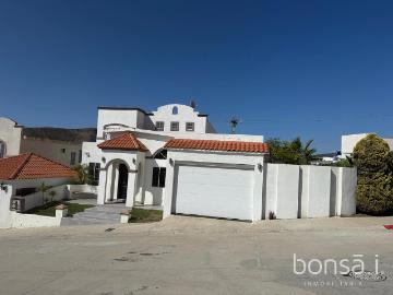 Furnished house for RENT located in Colinas Del Sauzal