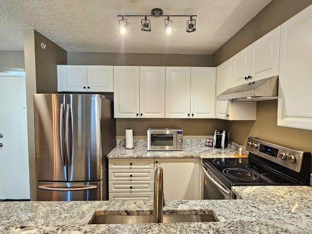 Furnished one Bedroom in Prime West Downtown CIP217 1 Bedroom Apartment for Rent at 1111 Tarjan Tower, Calgary, AB T2P 5M5 Downtown Calgary