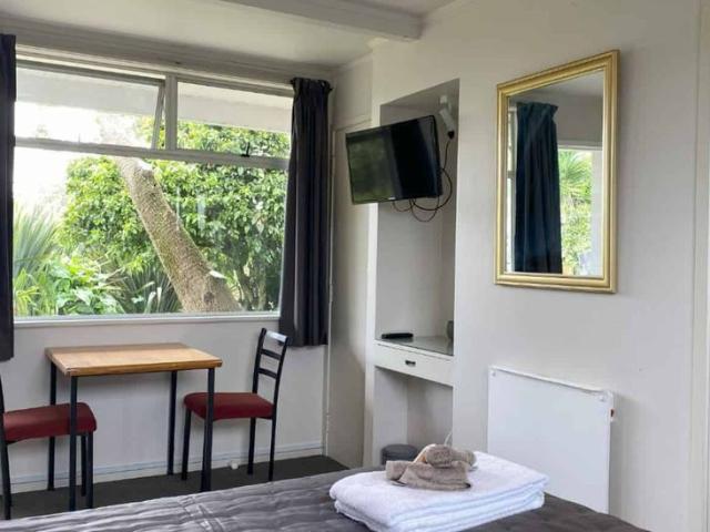 Furnished or unfurnished studio in Kaukapakapa