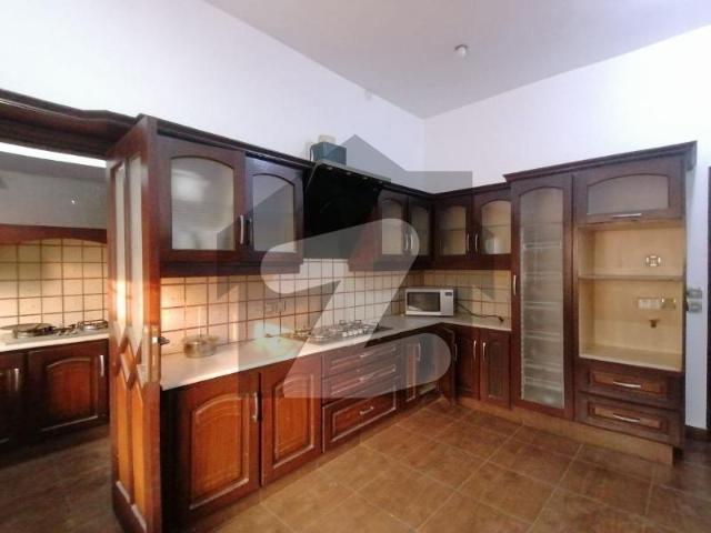 Furnished Lower Lock 1 Canal Upper Portion 3 Bed Tvl Drawing Room Tares Store Room With Ac Fridge Corkery Gentarter Backup Lcd Washing Machine Internet Other Note Not Including Bills Model Town Link Road