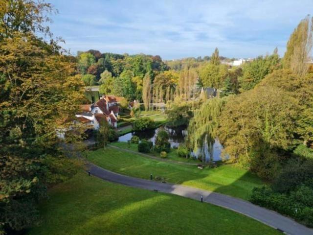 Furnished Luxury apartment in a private park