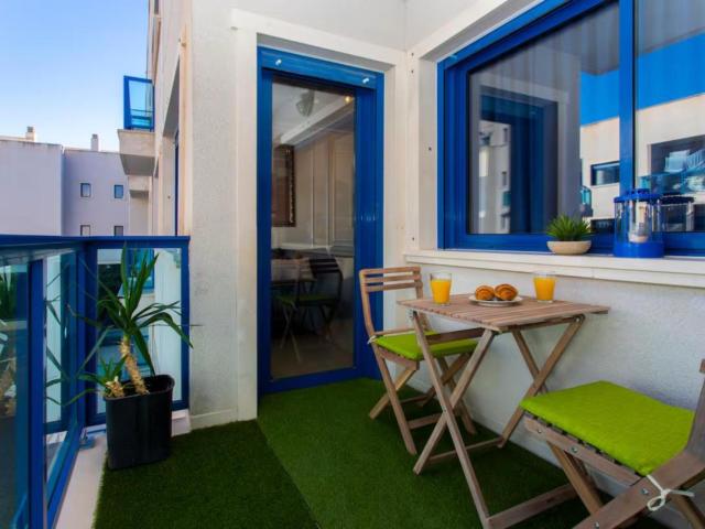 Furnished Seafront Living in Alicante Move In Today, Bills Parking Included