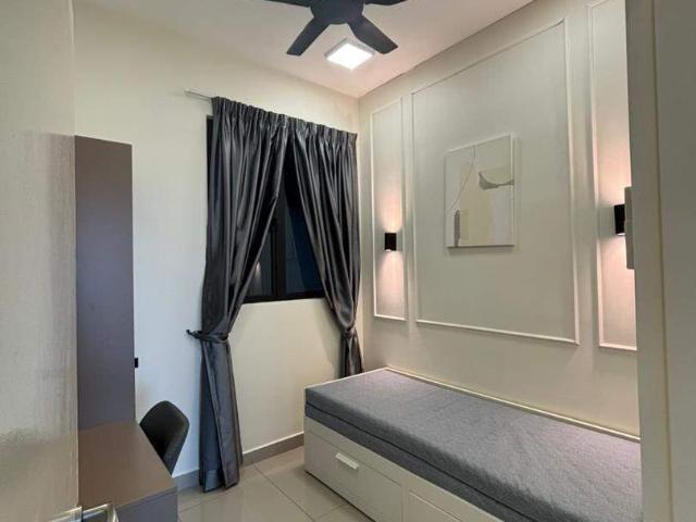 Furnished Single Room next to MRT Maluri | Near Velocity Mall