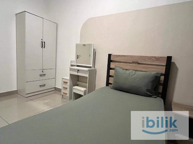 Furnished Single Room next to MRT Maluri | Near Velocity Mall