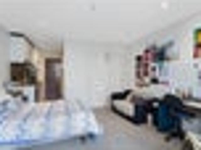 Furnished studio on quiet Eden Crescent