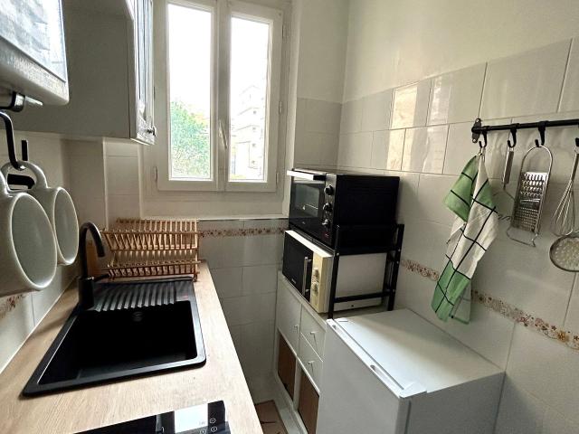 FURNISHED Studio Available from August 1st, Paris Amsterdam Apartments for Rent