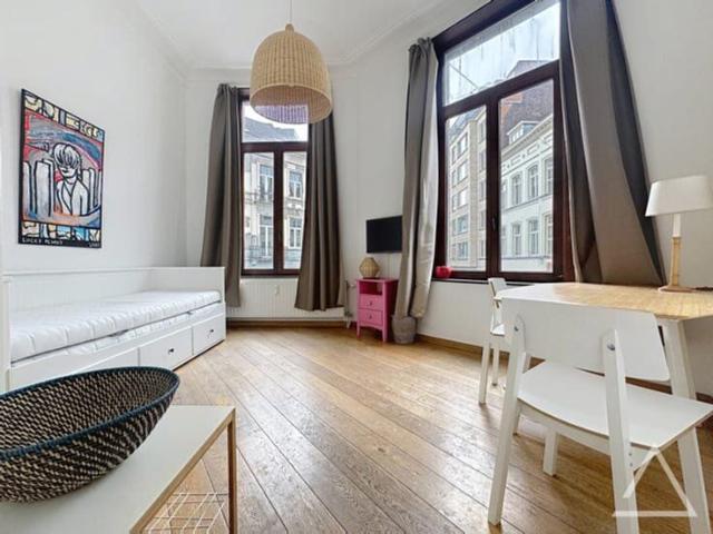 Furnished studio