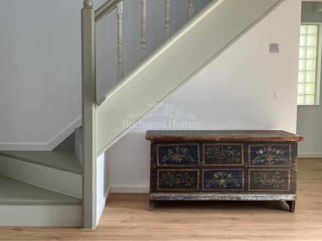 Furnished Provence Style Three Bedroom Apt University Area