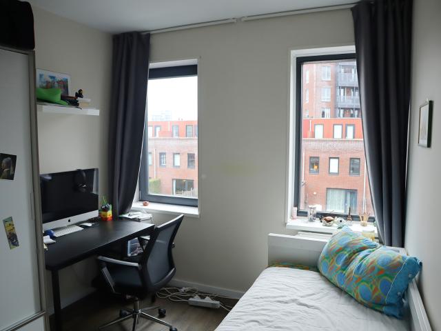Furnished room with own kitchen in the centre