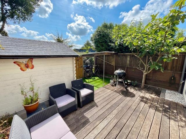 Furnished Room with Garden!