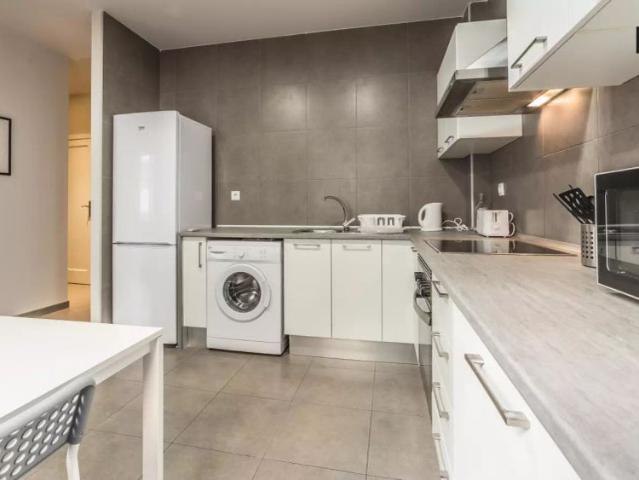 Furnished room with heating in shared apartment, Ciutat Vella