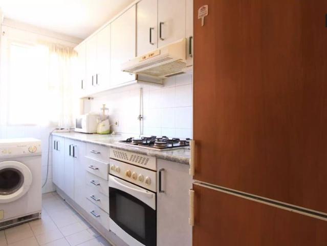 Furnished room with window with street view in 5 bedroom apartment, Puente de Vallecas