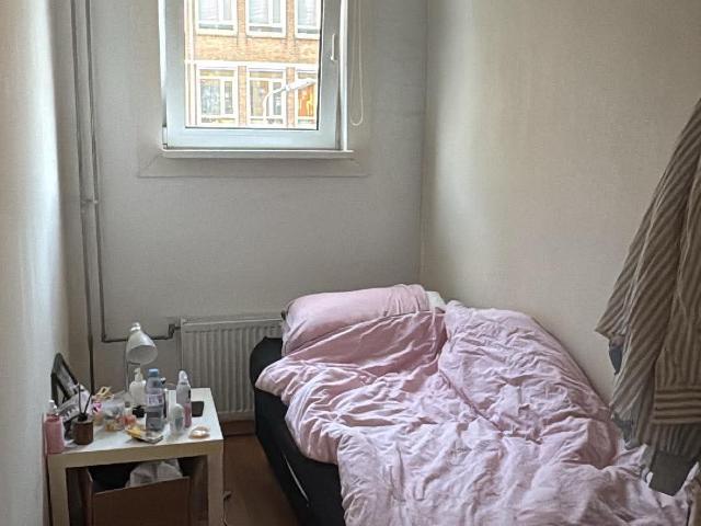 Furnished room in Rotterdam Central girls