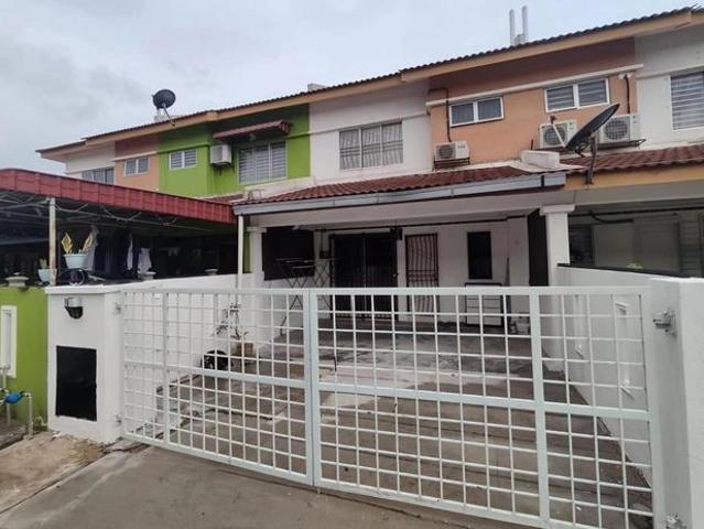 FURNISHED RENOVATED Double Storey 4R3B Bdr Saujana Putra SP8