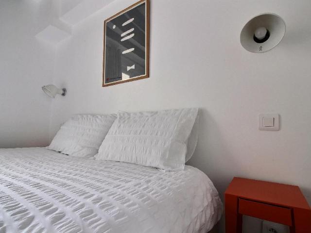 Furnished rental with two bedrooms, center of Paris, Paris Amsterdam Apartments for Rent