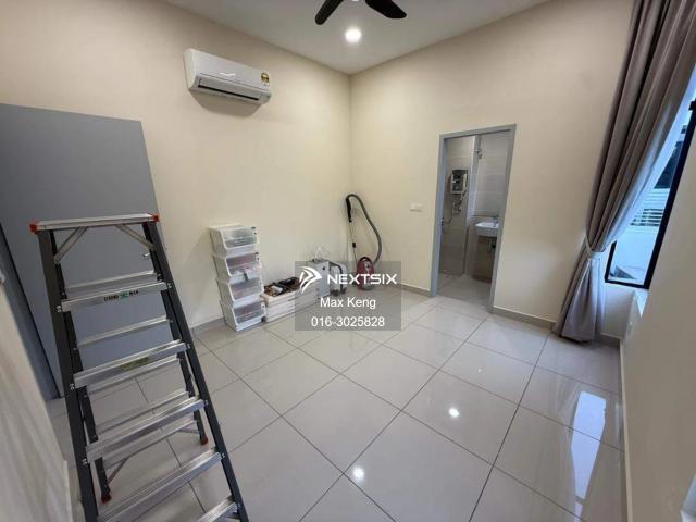 Furnishing: Fully Furnished Aircond, Office Table Set, Reception, Meeting Room Set, Filling Cabinet, Lighting