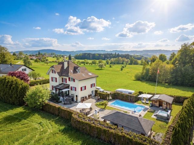 FÜRSTLICH WOHNEN AUF DEM LANDE 9.5 ZIMMERHAUS MIT WELLNESS OASE