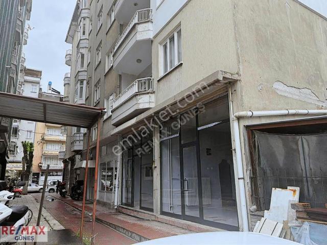 Fuzuli Caddesinde Re/max Güneş'ten Satılık İşyeri