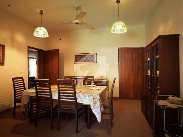 G10/4 House For Sale Size 14 Marla 5bedroom Attached Bath Drawing Dinge Tv Lounge Kitchen