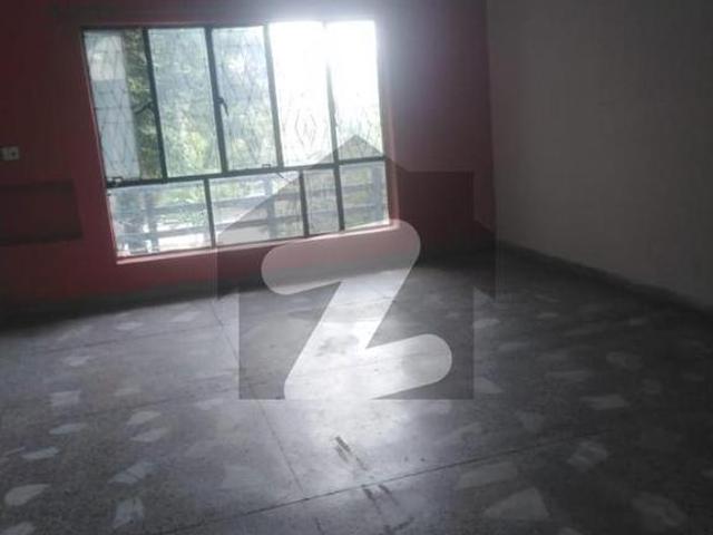 G10 30*50, Corner Double Storey House Back Open With Extra Land G 10