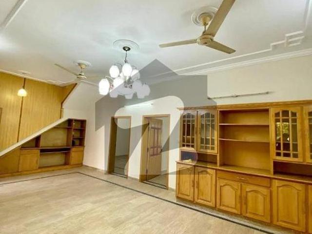 G11/3 Full House 5 Bed 2 kitchen G 11/3