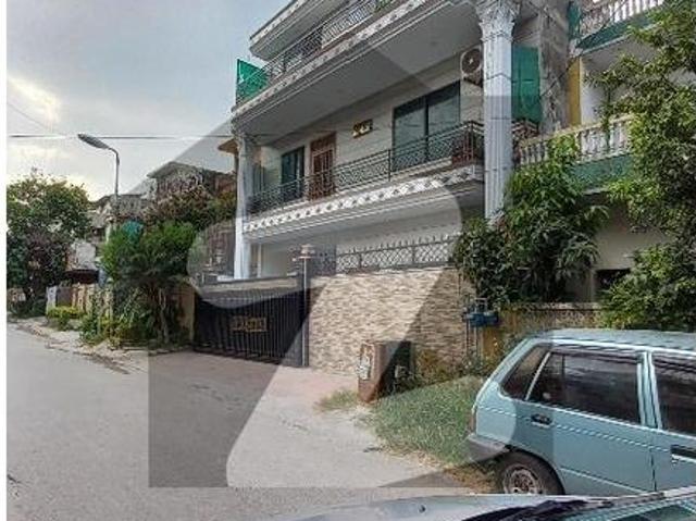 G11,25/50 Double Storey House For Sale G 11