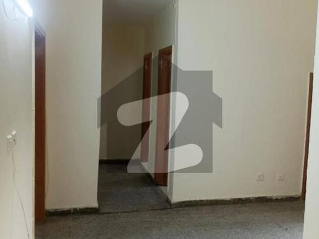 G11pha flat for rent 1st floor prime loction. G 11