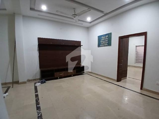 G13 30x60 Full House available for rent