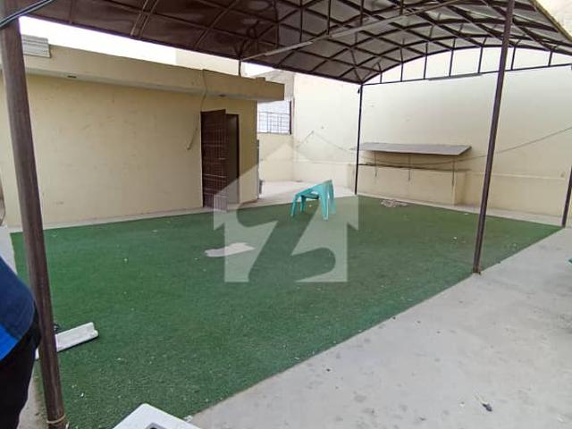 G+2 commercial building on rent in block 13 a, gulshan e iqbal