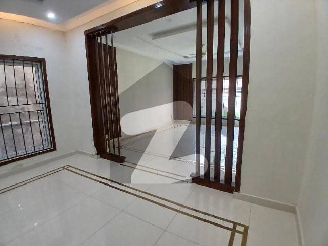 G9 Brand New 40*80, Ground Portion Available For Rent