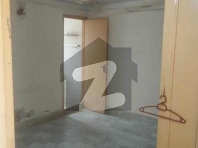 G9 /4 Mumty 2nd Floor Portion Available For Rent