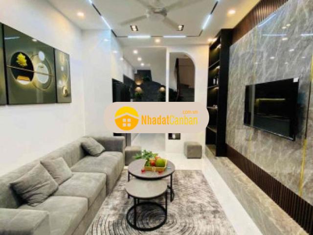 Gần phố 3 mặt thoáng sổ phân lô vuông đẹp vi