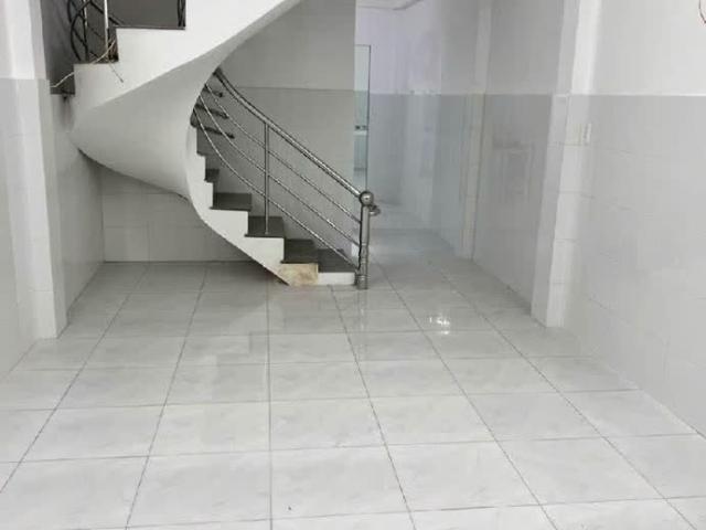 Gần Trần Xuân Soạn – Nguyễn Thị Thập – Huỳnh Tấn Phát