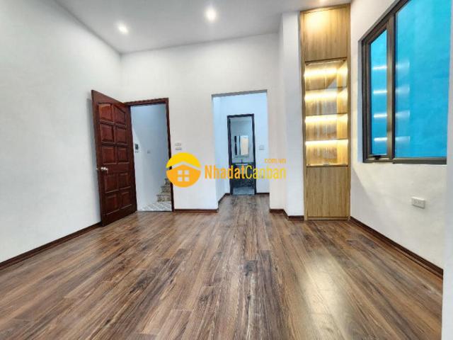 Gốc đề lô góc siêu thoáng, vài bước ra oto, dt 34m giá 5.35 tỷ sđ chính chủ