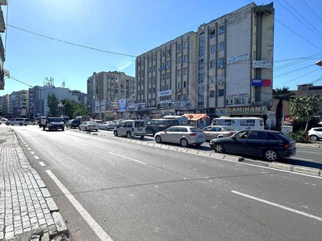 Gıda Çarşısı Ana Girişindeki İş Merkezinde ASANSÖRLÜ Bakımlı