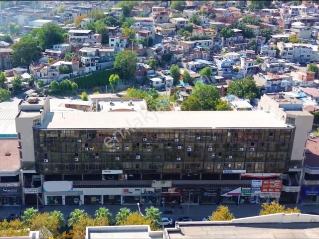 Gıda Çarşısı’nın Tam Karşısında, Gaziler Caddesi’nde Net:181m² Satılık İşyeri