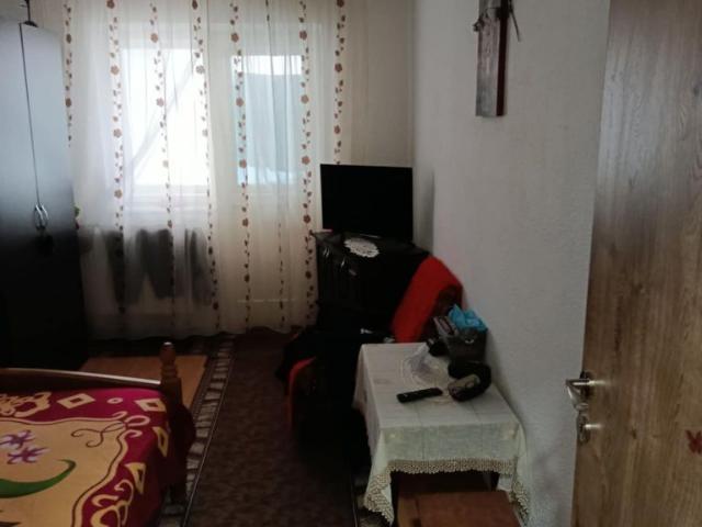G.Enescu Apartament 3 camere decomandat et. 3, centrala, pret 92500E