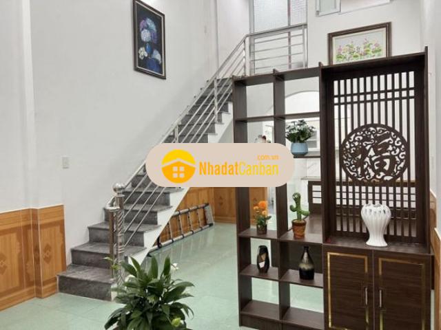 G iảm giá nhà 2 tầng full nội thất