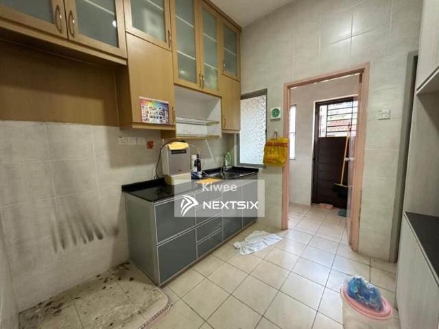 古来Kulai @ Kelapa Sawit 单层排屋出售 就在店面后面买东西超方便 地理位置优越 #容易找到租客租金保守都有RM1200‼️